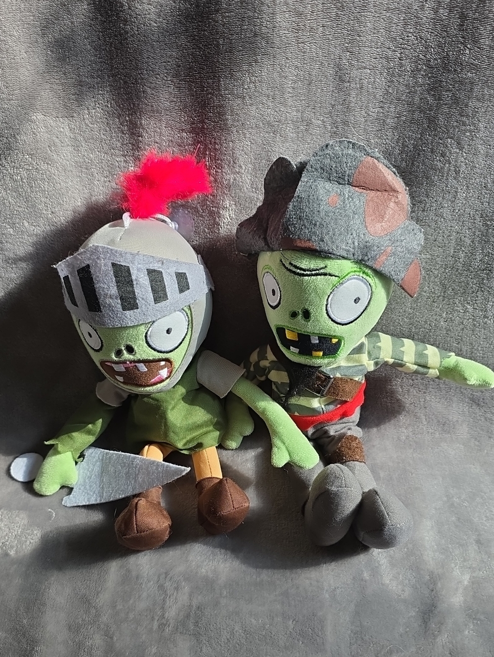 Plants Vs Zombie Plush Knights Zombie And Swashbuckler Zombie
